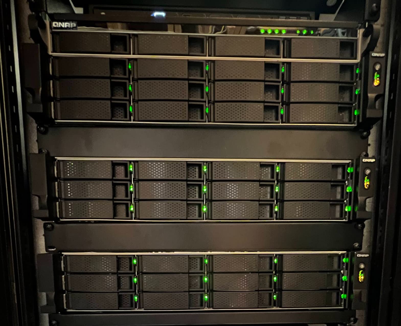 QNAP TS-432PXU-RP-2G 4 Bay Rackmount NAS | High-Speed SMB, Two 10GbE, Two 2.5GbE Ports, Redundant Power Supply customer photo 1
