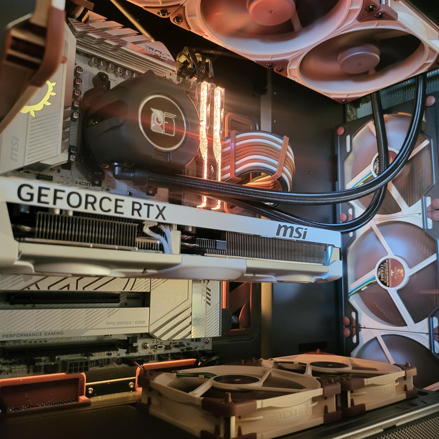 Antec Flux Pro Noctua Edition, Ultra-Quiet High-Performance ATX PC Case, Includes 4x NF-A14x25 G2 2x NF-A12x25 G2 Fans and NA-FH1 Hub, Suitable for Large GPU and PSU, Signature Brown Noctua Accents customer photo 2