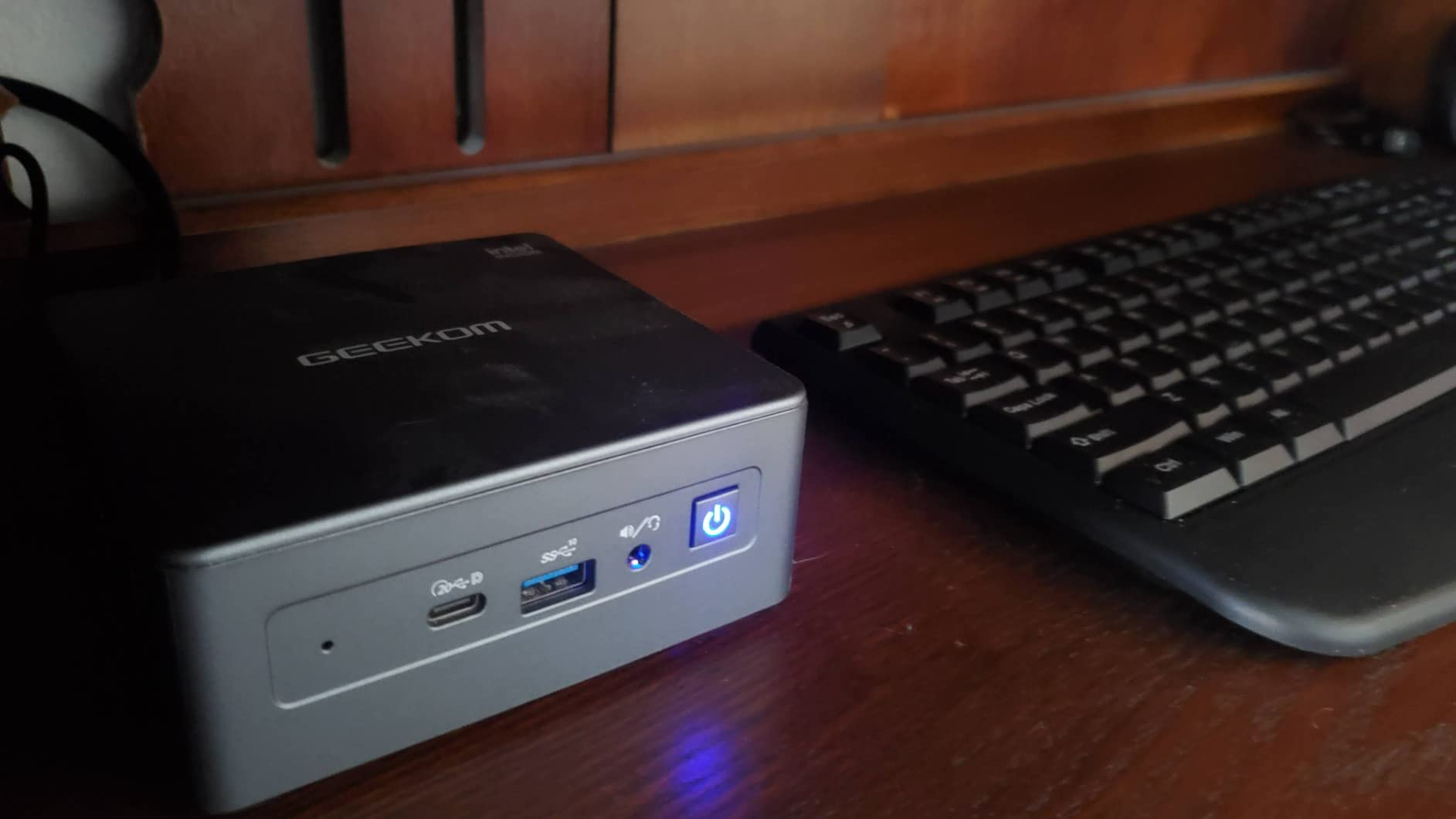 GEEKOM Air12 Mini PC, Intel PT7505 (Beats N5095), 16GB RAM 512GB SSD | Business & Home Desktop, up to 64GB RAM, Triple 4K Display, 8K UHD, SD Card Slot, WiFi 6, Metal Frame, 3 Year Coverage customer photo 1