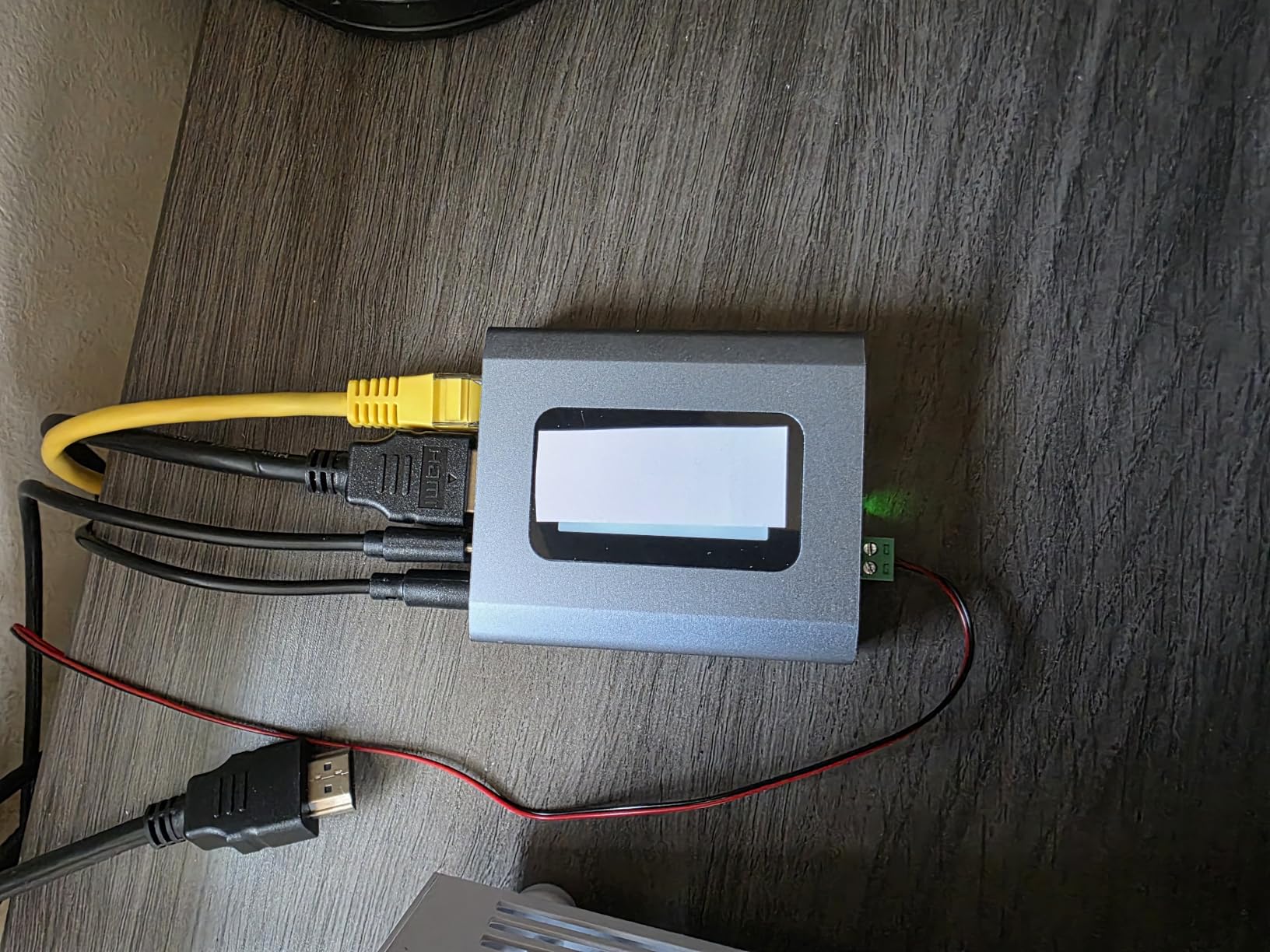 Remote KVM Over IP Internet, 4K IP KVM Remote Control PC, Server, Remote Power Control, LCD Screen, ZeroTier customer photo 2