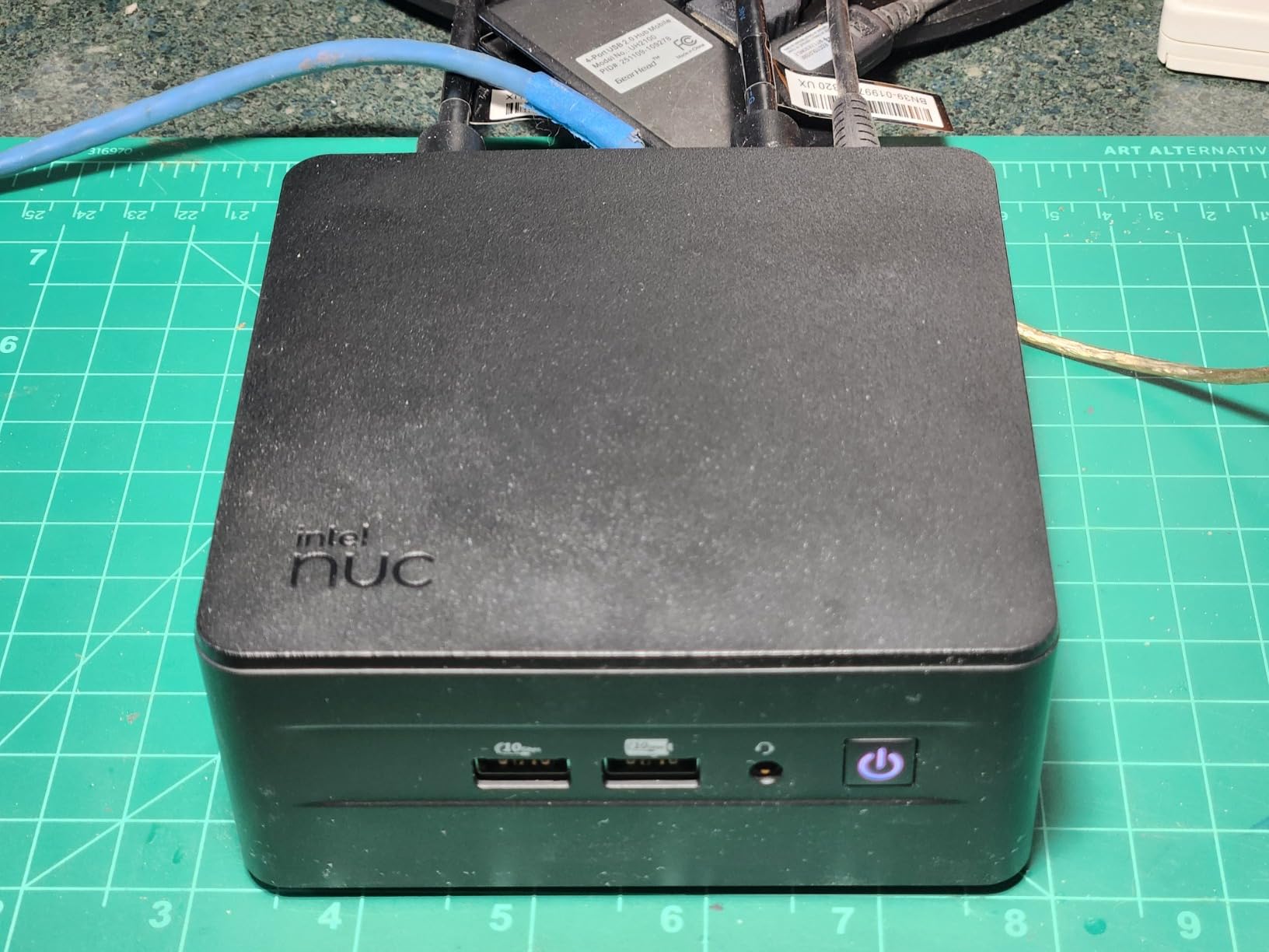 Reatan X8 Mini PC, AMD Ryzen AI 9 HX 470, 48GB DDR5 5600MHz, 1TB SSD, OCuLink | Radeon 890M | Dual USB4 | 8K Quad Display | 2.5G LAN | Wi-Fi 7 | 86 TOPS customer photo 1