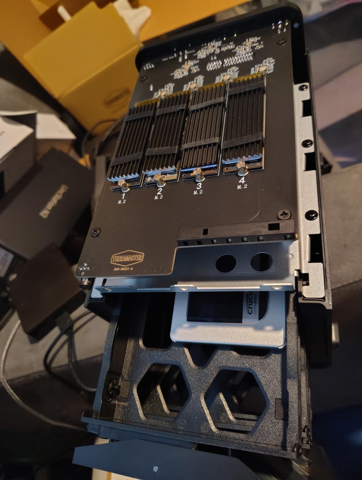 TERRAMASTER D8 Hybrid 2 HDD NVMe Enclosure 4 HDD + 4 NVMe SSD (Diskless) | USB 3.2 Gen 2 10Gbps Type-C USB Storage, 8 Individual Disks Supported, Plug and Play customer photo 2