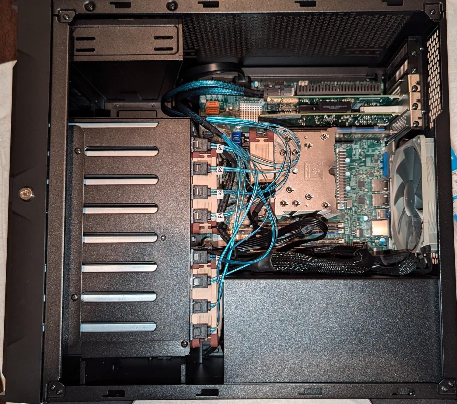 SilverStone Technology CS240 4-Bay U.2 Tri-Mode Hot-Swap High-Performance Mini-ITX NAS Chassis, SST-CS240B customer photo 2