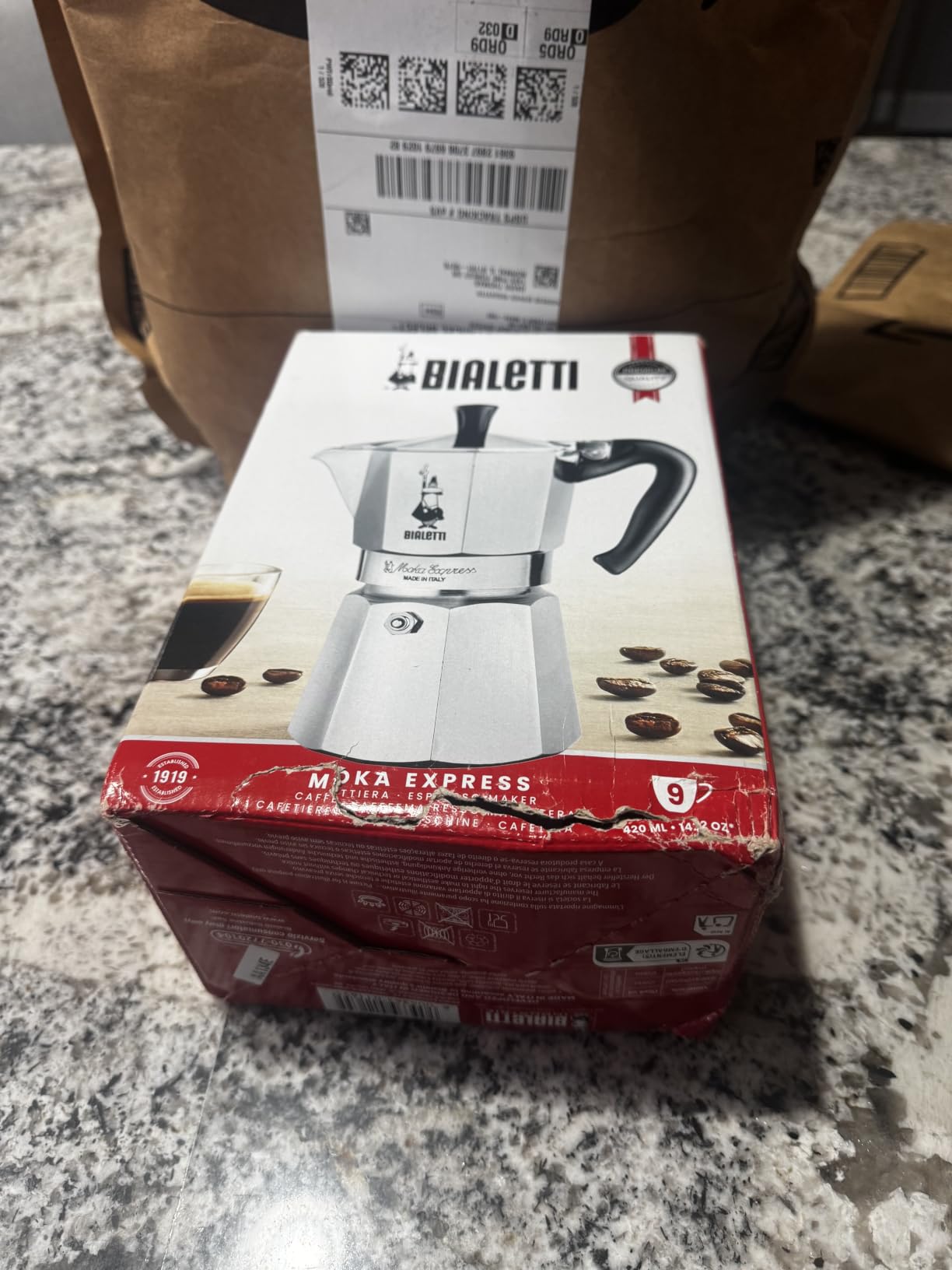 Bialetti Moka Express Iconic Italian Stovetop Espresso Maker (Natural Silver, 6 Cups) customer photo 2