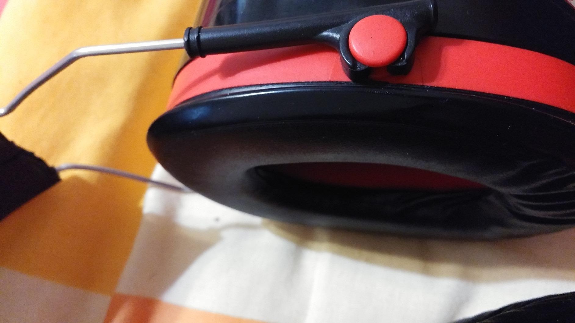3M PELTOR Hearing Protection Optime 105 Earmuffs, E-A-Rfit Compatible, Assembly, Sanding, Grinding customer photo 1