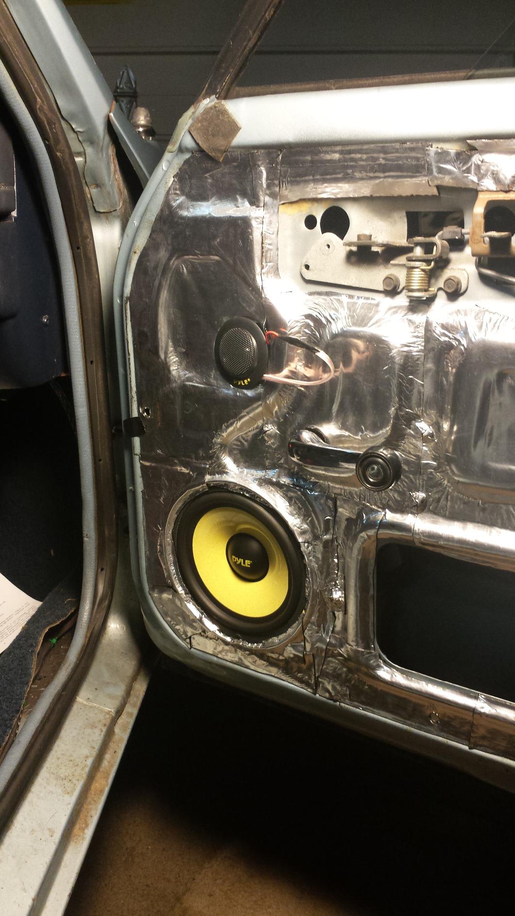 Pyle 2 Way Custom Component Speaker System - 6.5” 400 Watt, with Electroplated Plastic Basket, Butyl Rubber Surround & 40 Oz Magnet Structure - Wire Installation Hardware Set Included - PLG6C, Yellow customer photo 1