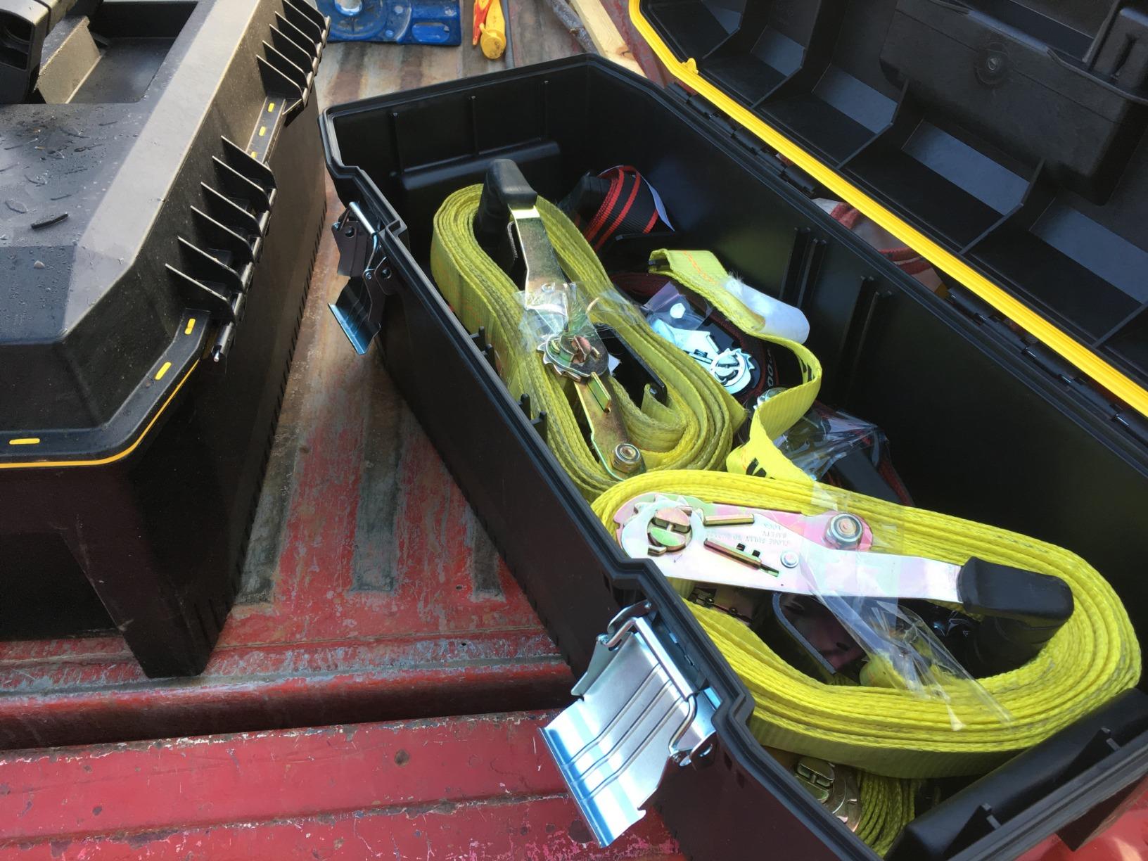 STANLEY 28 in. Structural Foam Portable Toolbox, Heavy Duty (028001L) customer photo 2