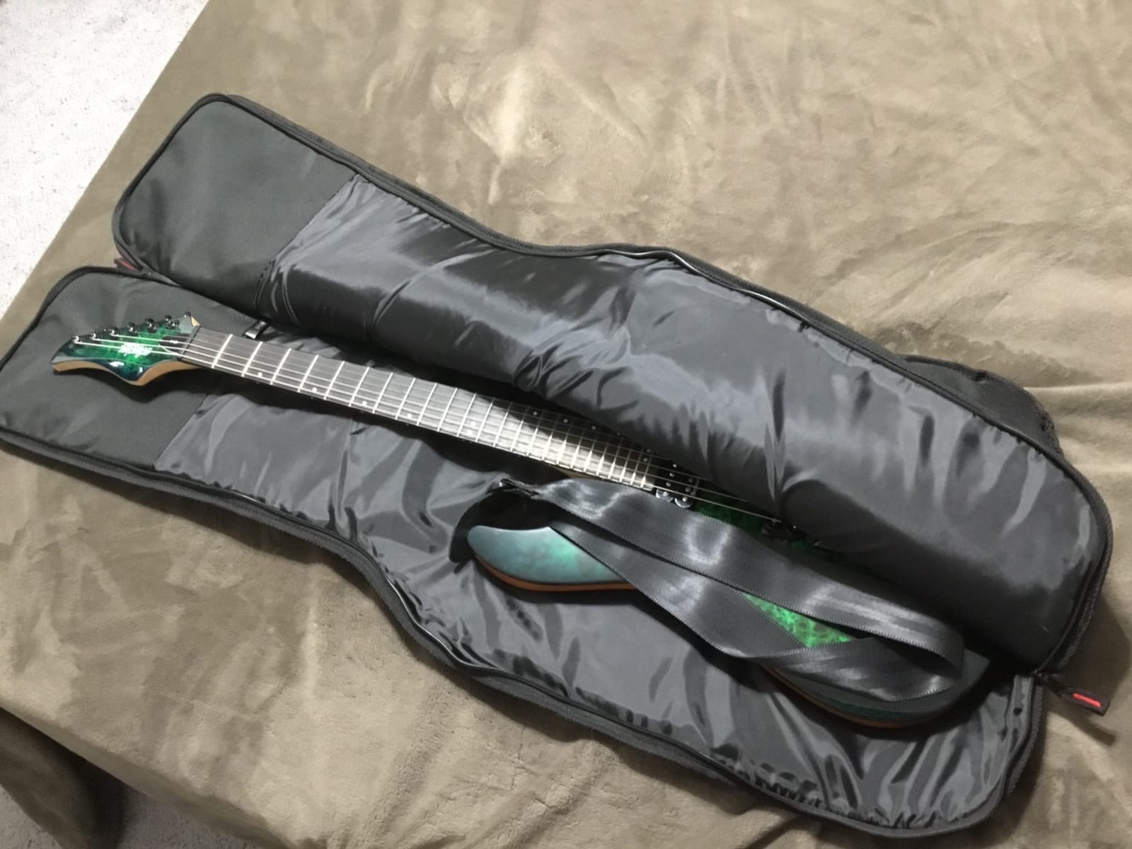 Gator Cases Foam Padded Electric Guitar Gig Bag, Fits Stratocaster and Telecaster Style Guitars up to 40.3