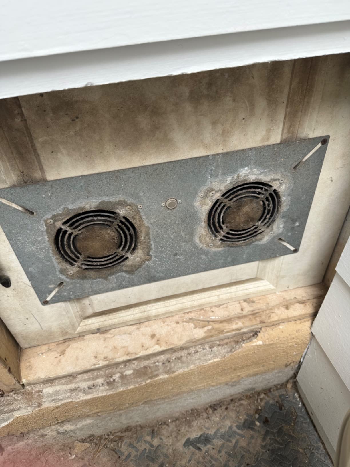 Tjernlund V2D Underaire Crawlspace Ventilator Fan Moisture Reducing 220 CFM customer photo 2