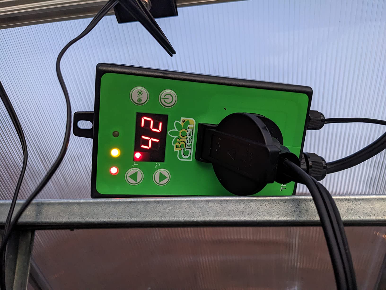 BioGreen TER2/US Thermo 2 Digital Greenhouse Thermostat with Summer/Winter Function 2 Years Warrenty, Green customer photo 2