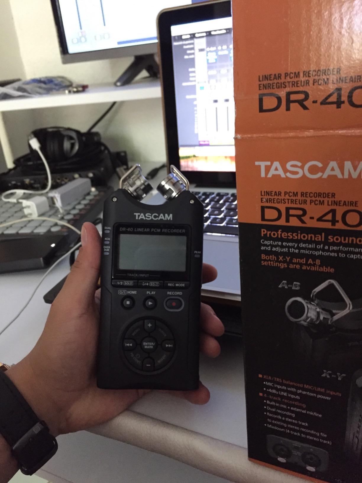 Tascam, 4 AD Converter, usb2.0, Black, DR-40 customer photo 1