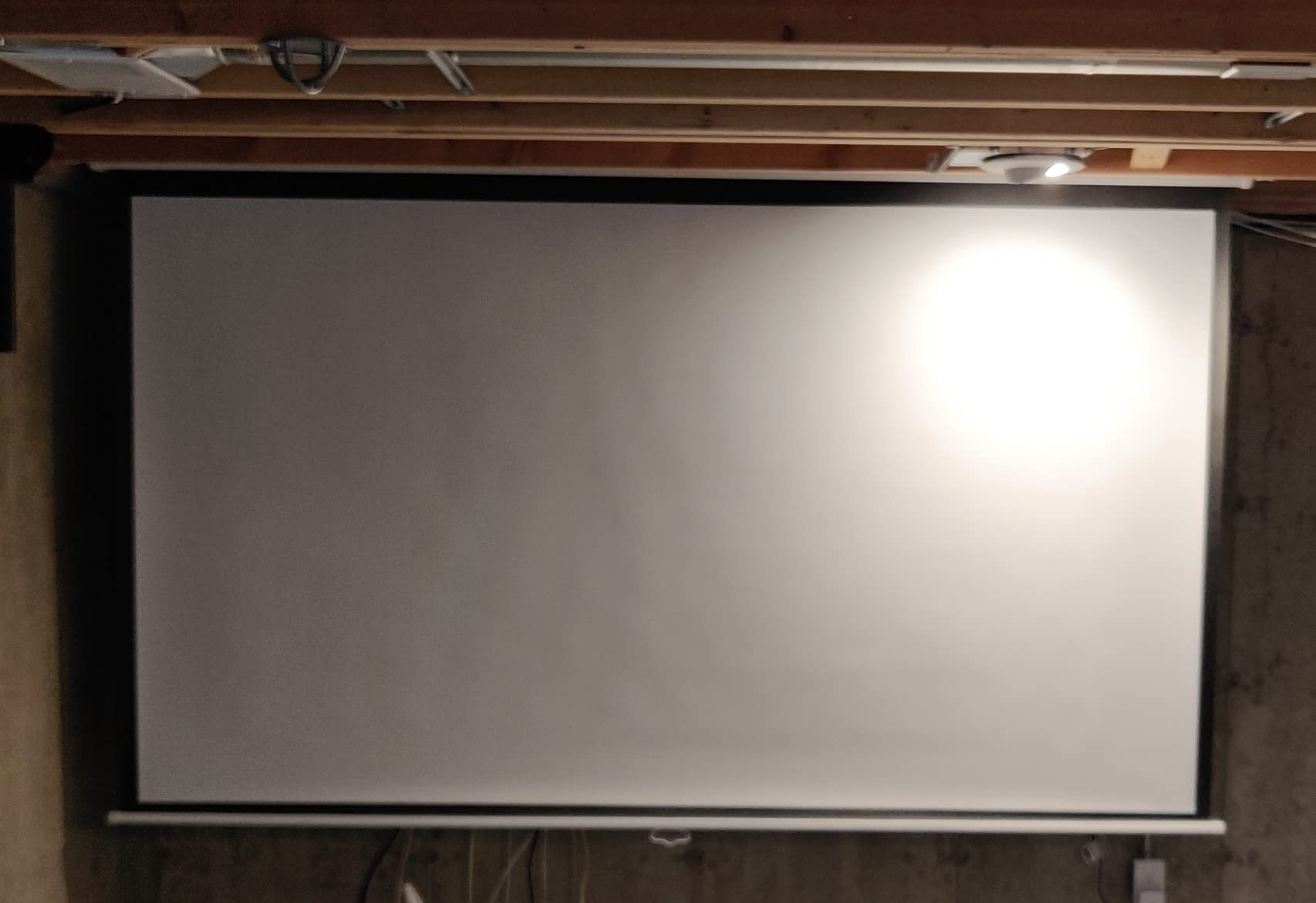 Elite Screens Manual B, 100-INCH Manual Pull Down Projector Screen Diagonal 16:9 Diag 4K 8K 3D Ultra HDR HD Ready Home Theater Movie Office Presentation, M100H customer photo 1