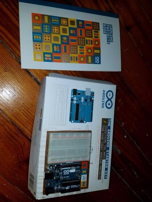Official Arduino Starter Kit [K000007] - 12 DIY Projects with Electronic Components & English Projects Book - Original Kit from Italy customer photo 1