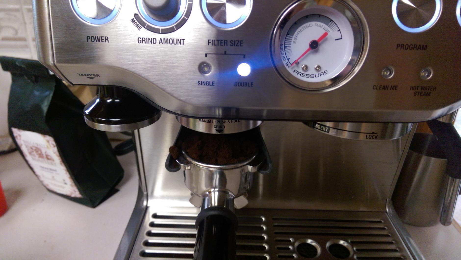 Breville BES870XL Barista Express Espresso Machine, Brushed Stainless Steel | Craft café-quality espresso shots, lattes and cappuccinos at home with this manual coffee maker with built-in grinder customer photo 1