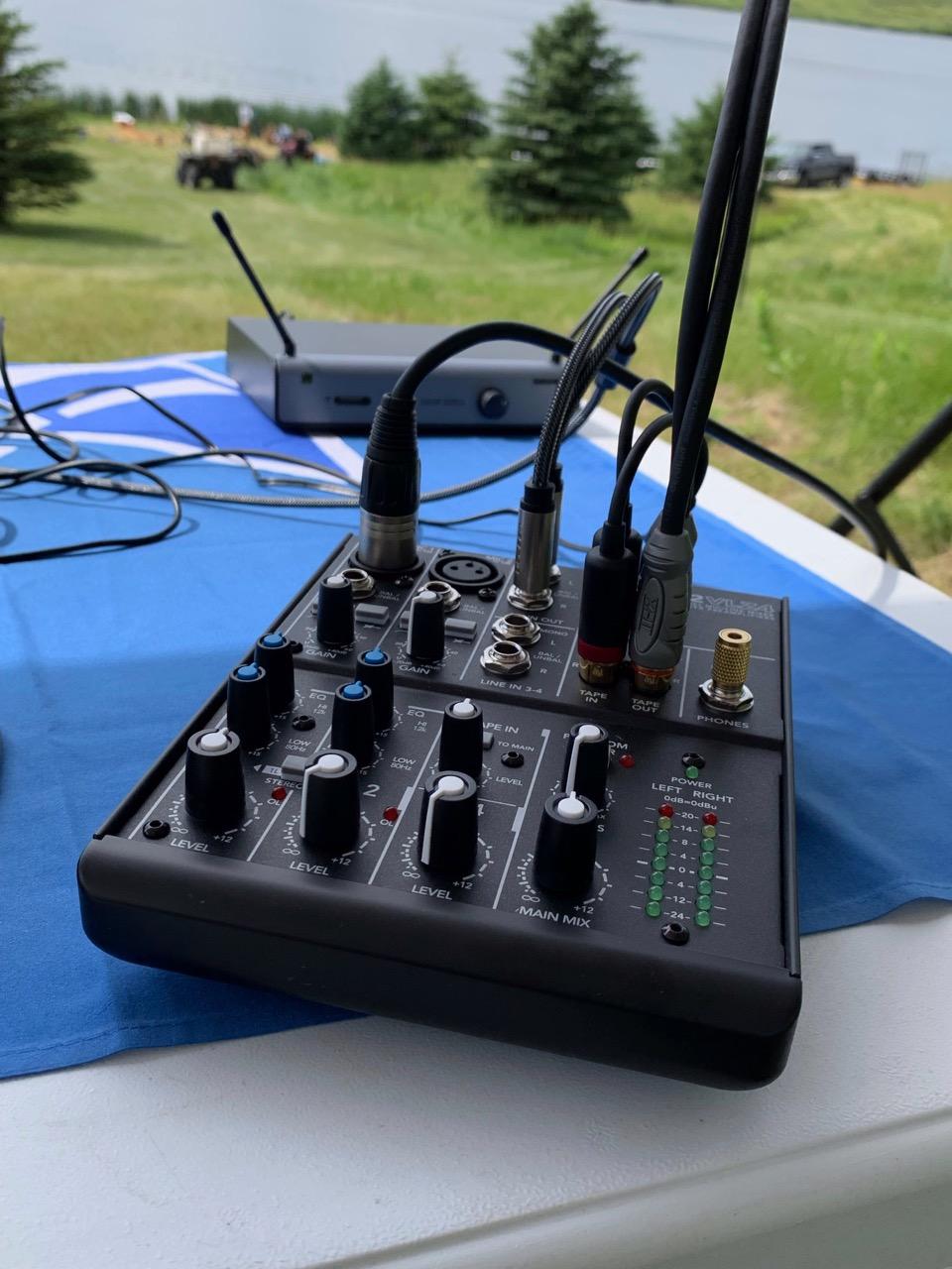 Mackie 402VLZ4, 4-channel Ultra Compact Mixer with High Quality Onyx Preamps customer photo 2