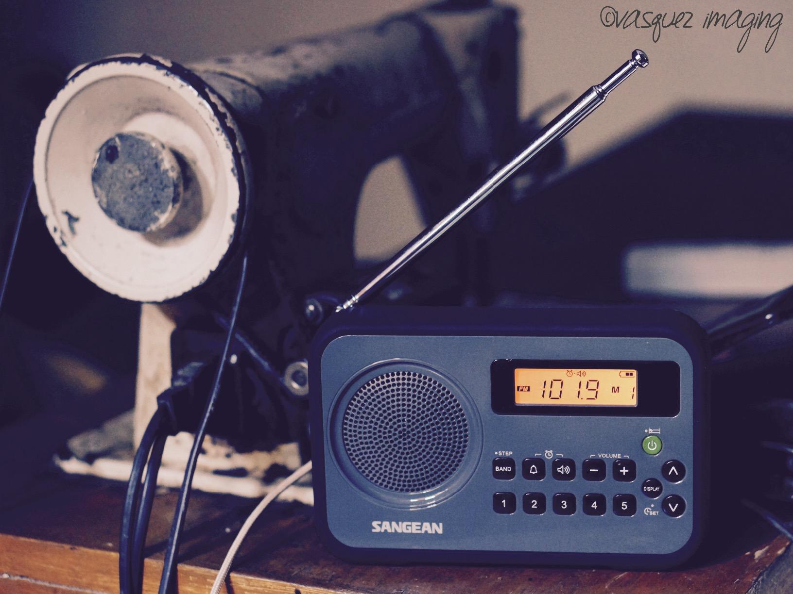 Sangean PR-D18BU AM /FM / Portable Digital Radio with Protective Bumper (White/Blue) customer photo 1