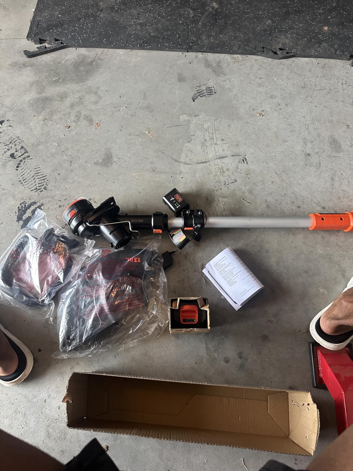 BLACK+DECKER 40V MAX 13 in String Trimmer Edger Cordless with Adjustable Telescoping Pole, 2 in 1 Weed Wacker Lawn Edger, Includes Battery and Charger (LST136) customer photo 2