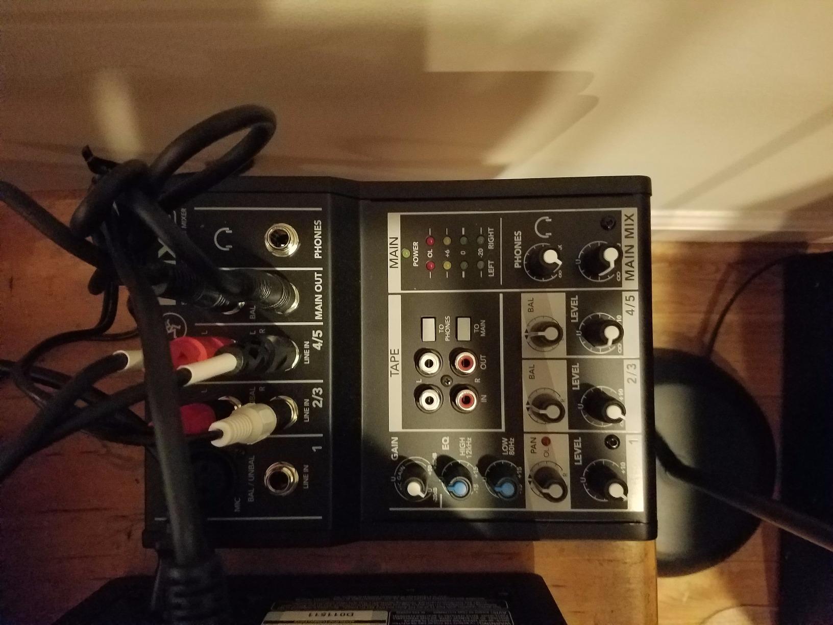 Mackie Mix5 5-Channel Compact Mixer, Black customer photo 1