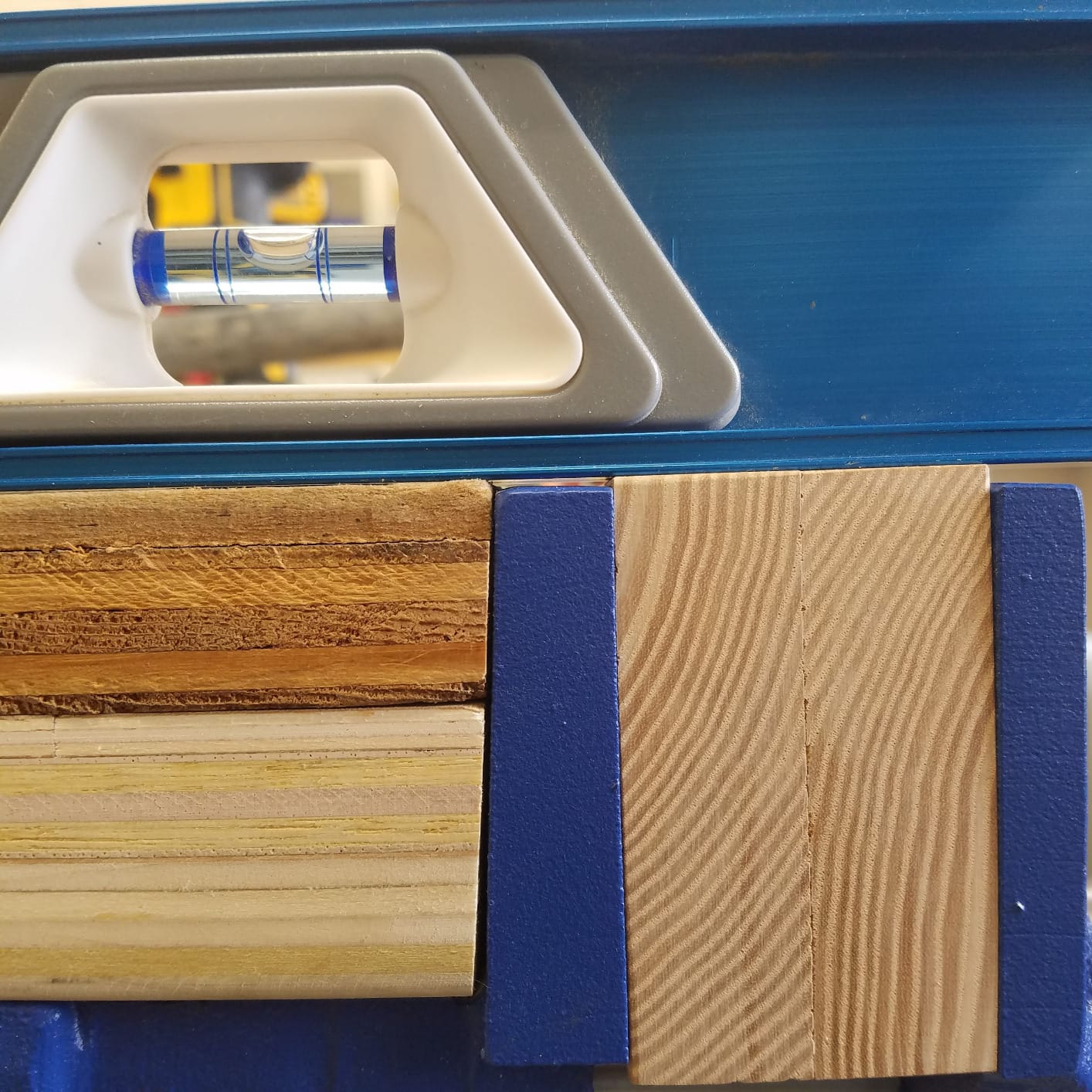 Yost Vises M7WW Rapid Action Woodworking Vise | Quick Release Lever for Quick Adjustments | 7 Inch Jaw Width | Made with Heavy-Duty Cast Iron | Blue customer photo 2