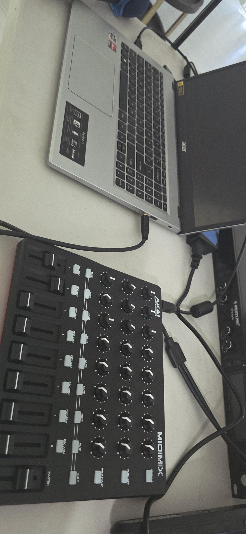 Akai Professional MIDImix USB MIDI Mixer Controller customer photo 1