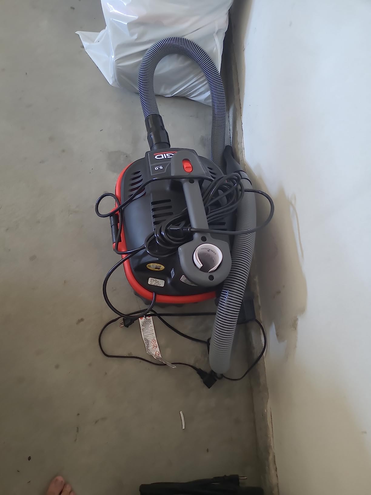 RIDGID 50313 Model 4000RV 4-Gallon Portable Wet and Dry Compact Vacuum Cleaner with 5.0 Peak-HP Motor, 4 gallon, Red customer photo 2