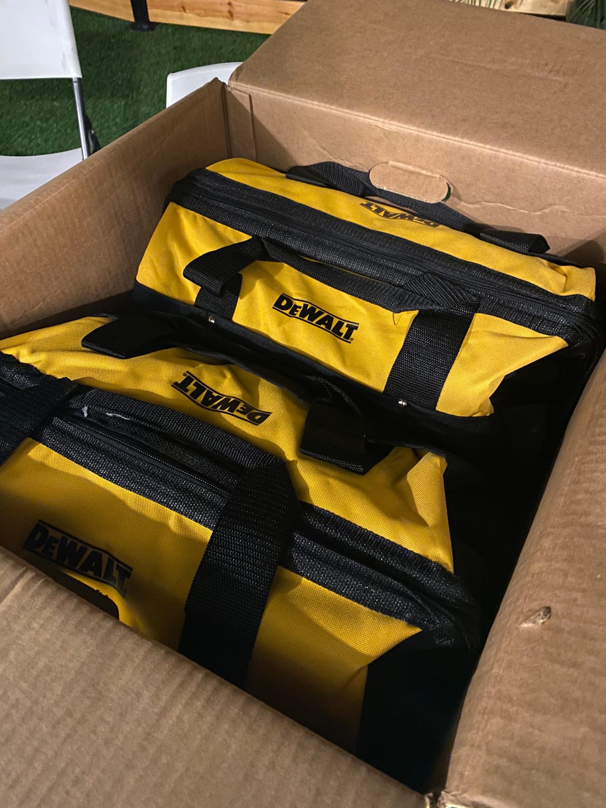 DEWALT 20V MAX Power Tools, 9 Cordless Tool Combo, Impact and Drill Driver, Oscillating Tool, Grinder,Circular and Reciprocating Saw,Right Angle Drill,Speaker,LED Light, 2 Batteries,Charger (DCK940D2) customer photo 2