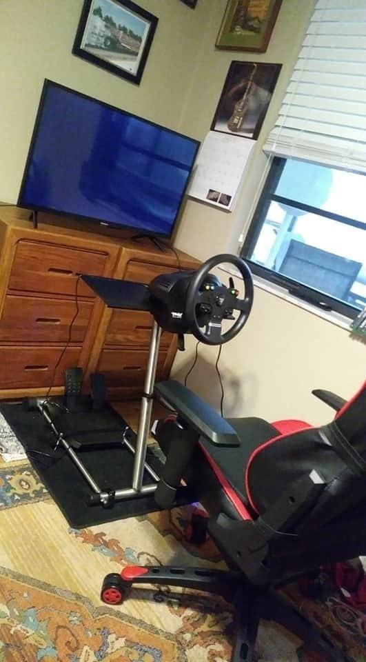Thrustmaster TMX Force Feedback Racing Wheel & Pedals - XBOX & PC | 900-degree rotation, belt-pulley motor, 28 cm rim, 12-bit optical reading, ergonomic grip, for driving and truck sims customer photo 2