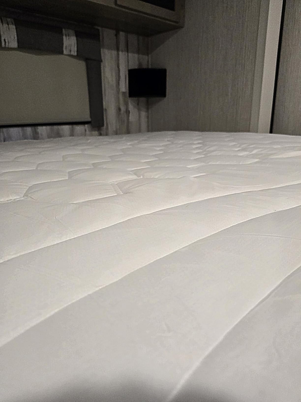 Bedsure Queen Mattress Pad - Quilted Fitted Mattress Topper Protector with 8-21 Inches Deep Pocket, Noiseless Breathable Bed Cover Padded, Machine Washable, White, 60x80 Inches customer photo 1