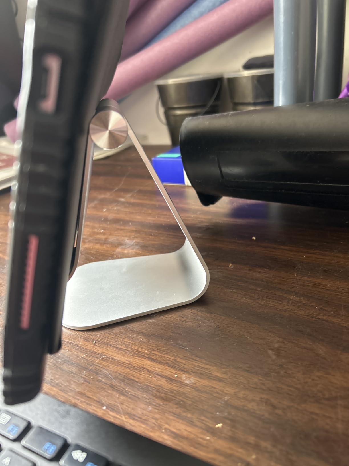 Lamicall iPad Stand Adjustable Tablet Holder, Sturdy Aluminum, Multi-Angle customer photo 1