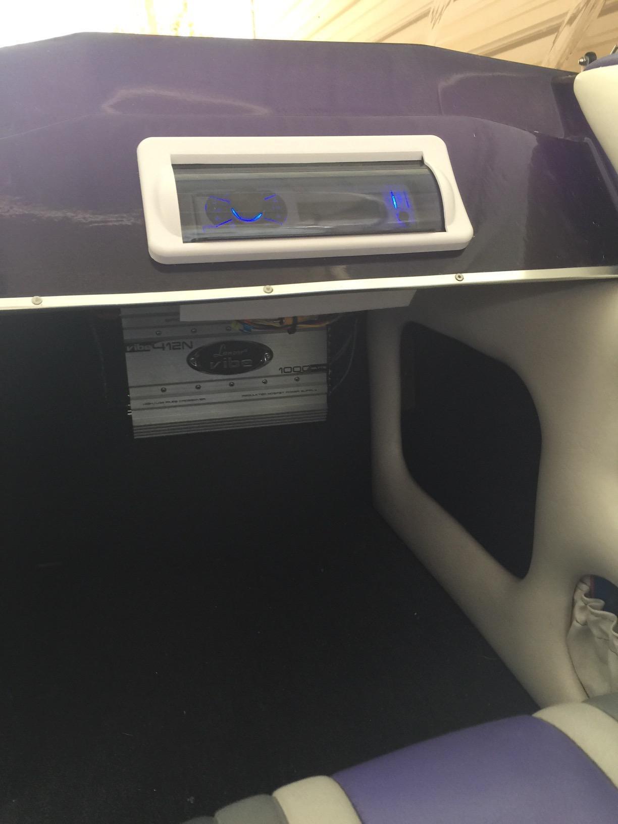 BOSS Audio Systems MR632UAB Bluetooth Boat Receiver, USB, Weatherproof customer photo 2