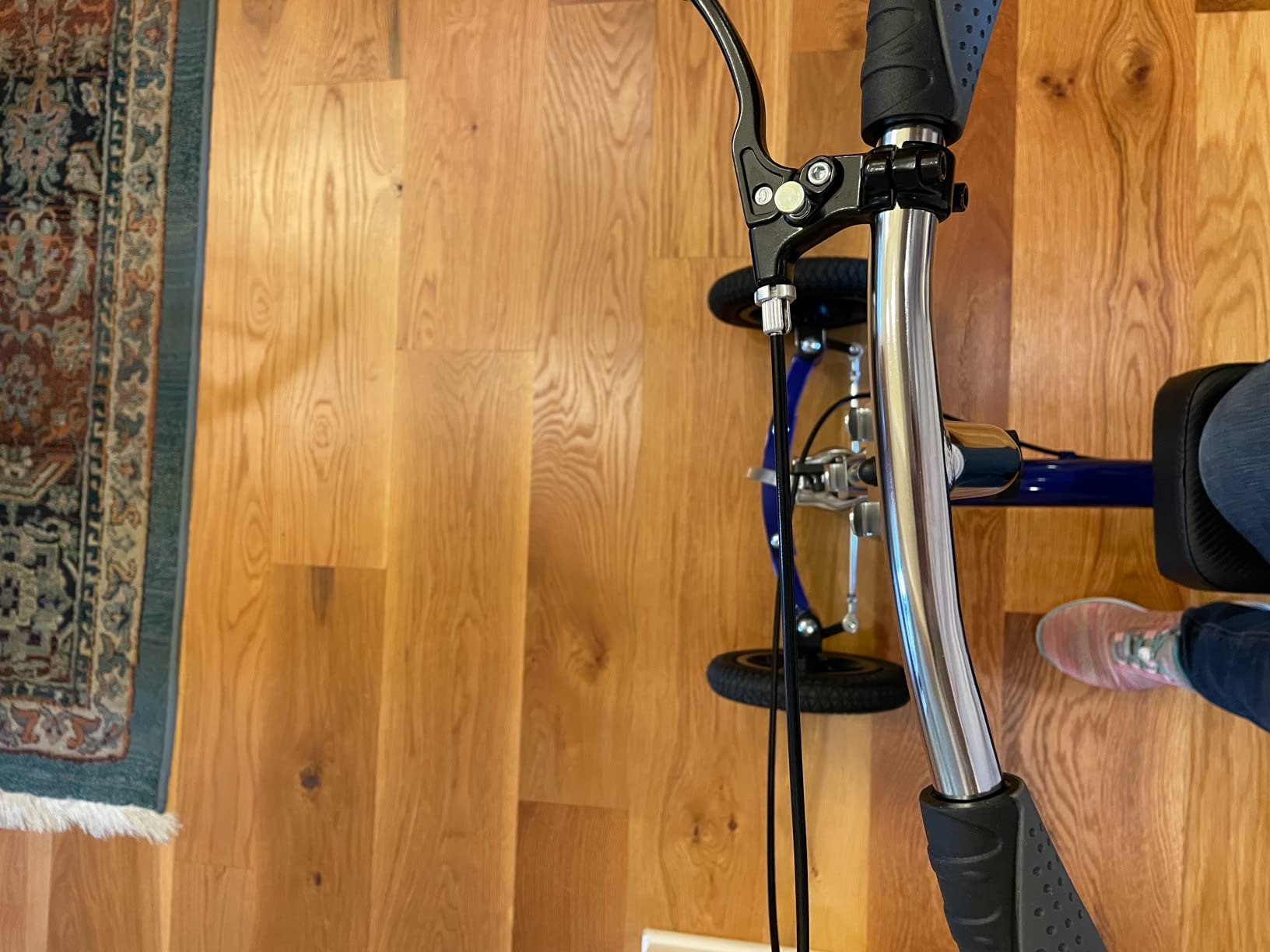 KneeRover Hybrid All Terrain Knee Scooter for Adults, Blue customer photo 2