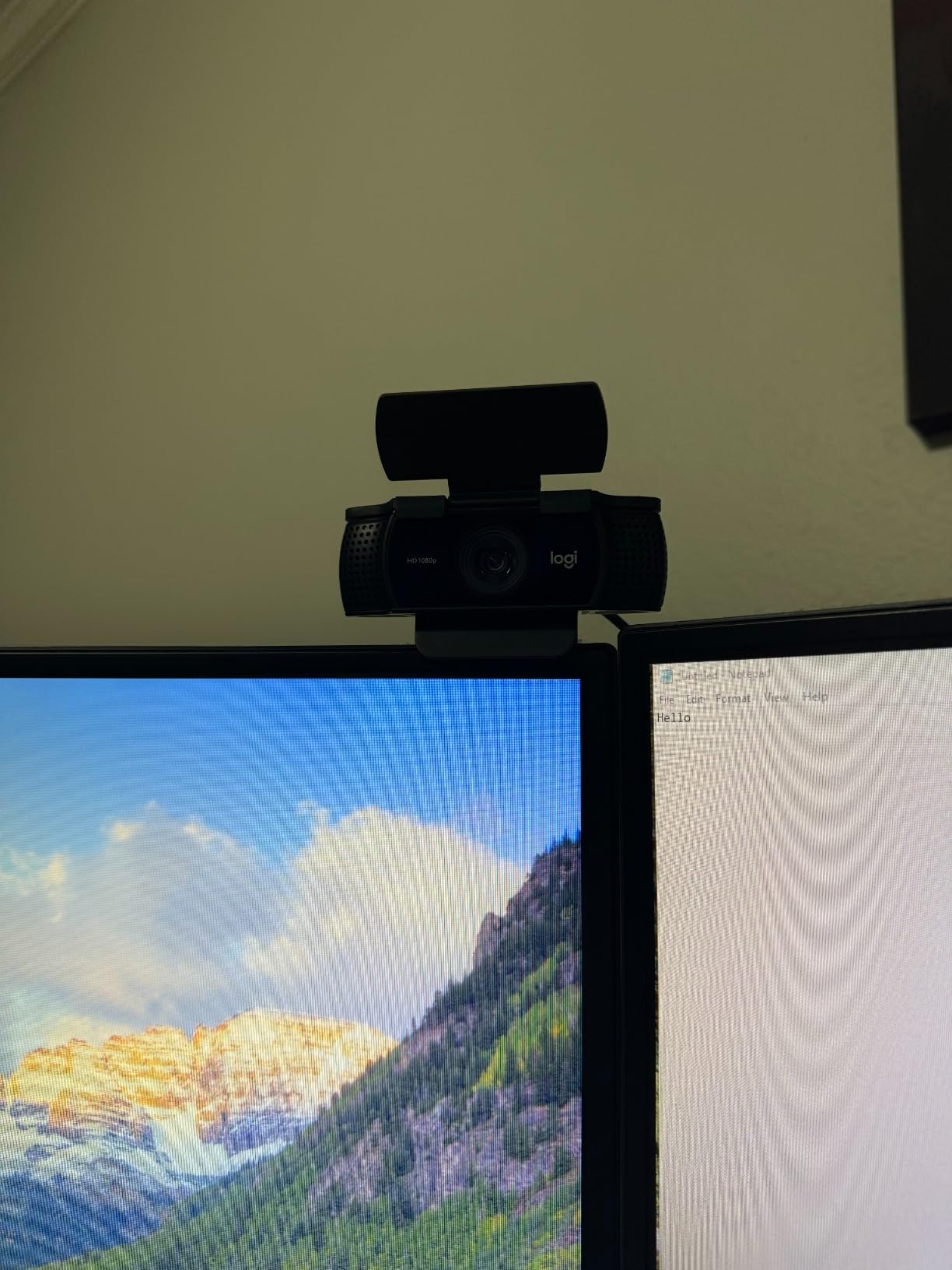 Logitech C922x HD Pro PC Webcam, Full HD 1080p/30fps or 720p/60fps Video, HD Light Correction, Works with Microsoft Teams, Google Meet, Zoom, Nintendo Switch 2’s new GameChat mode, Mac/Tablet- Black customer photo 1