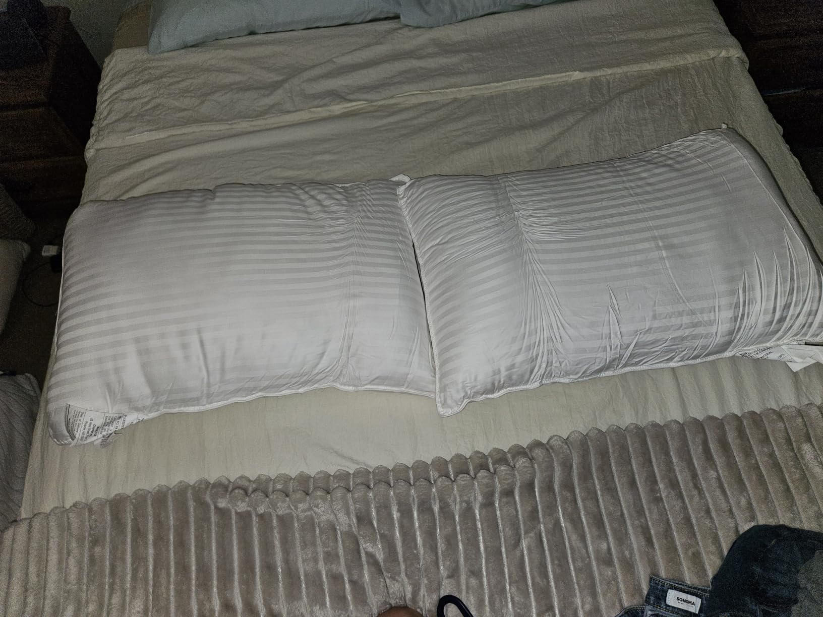 Beckham Hotel Collection Bed Pillows Standard/Queen Size Set of 2 | Original Soft Down Alternative Pillow for Sleeping, Soft Support for Back, Stomach or Side Sleepers customer photo 1