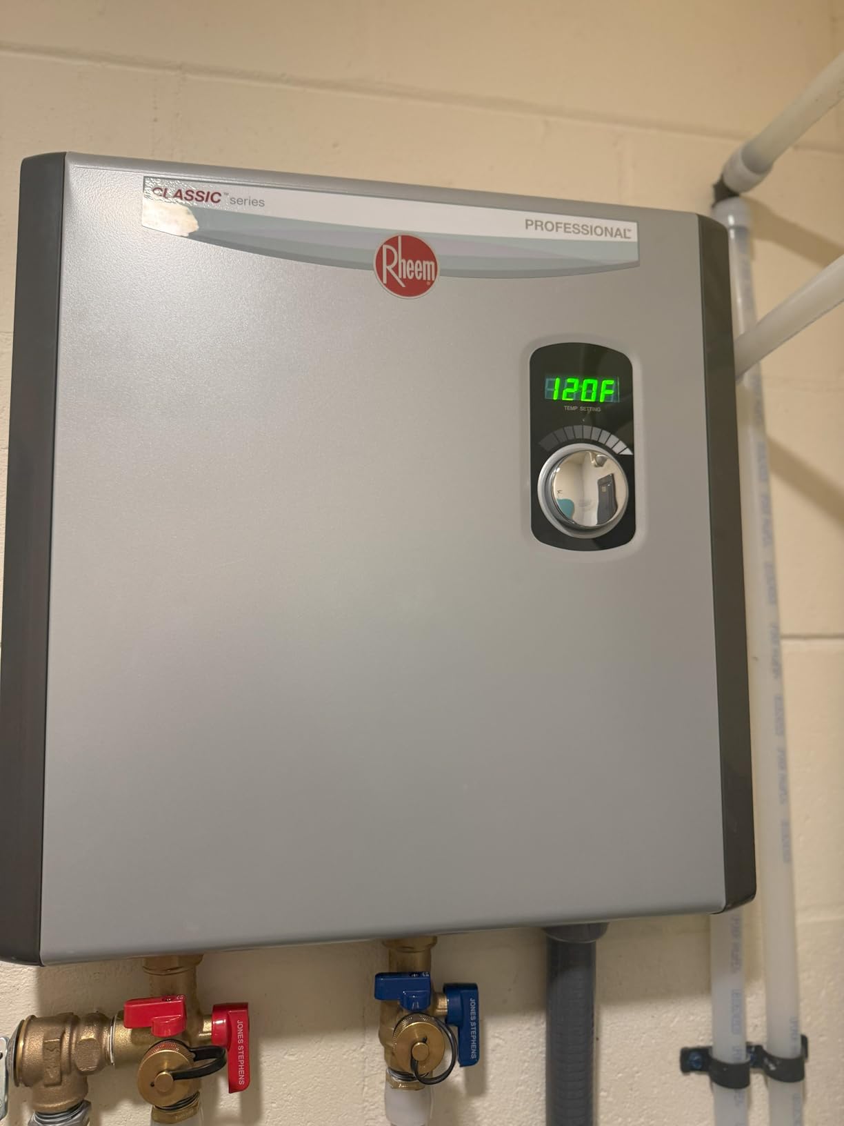 Rheem RTEX-24 24kW 240V Electric Tankless Water Heater, Gray customer photo 1