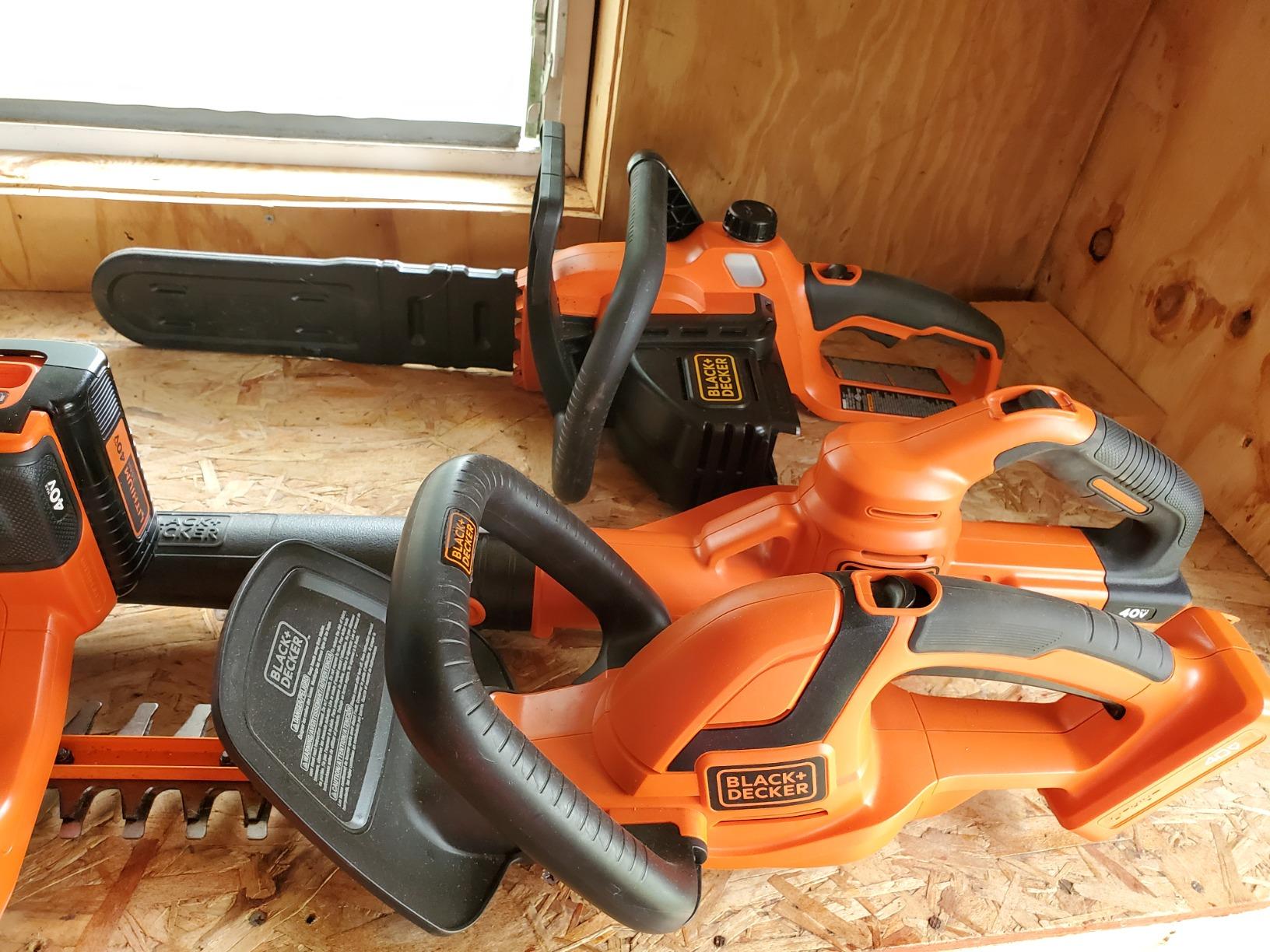 BLACK+DECKER 40V Max Cordless Sweeper & String Trimmer, Battery & Charger Included (LCC340C) customer photo 1