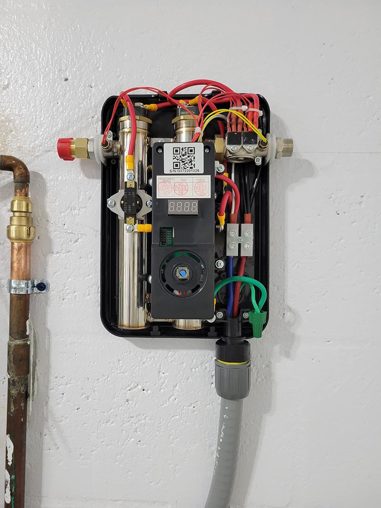 Rheem 240V Heating Chamber RTEX-13 Residential Tankless Water Heater, GRAY customer photo 2