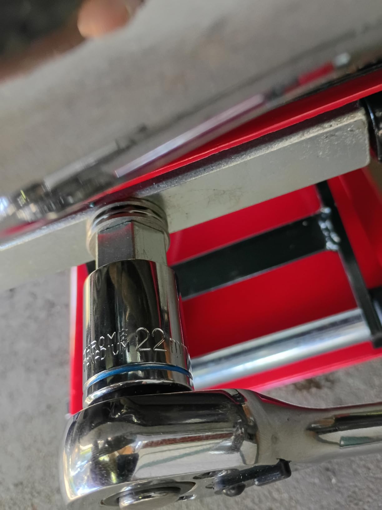 VIVOHOME 1100 LBS Motorcycle Lift Scissor Jack, Wide Deck Hoist Stand, Red customer photo 1