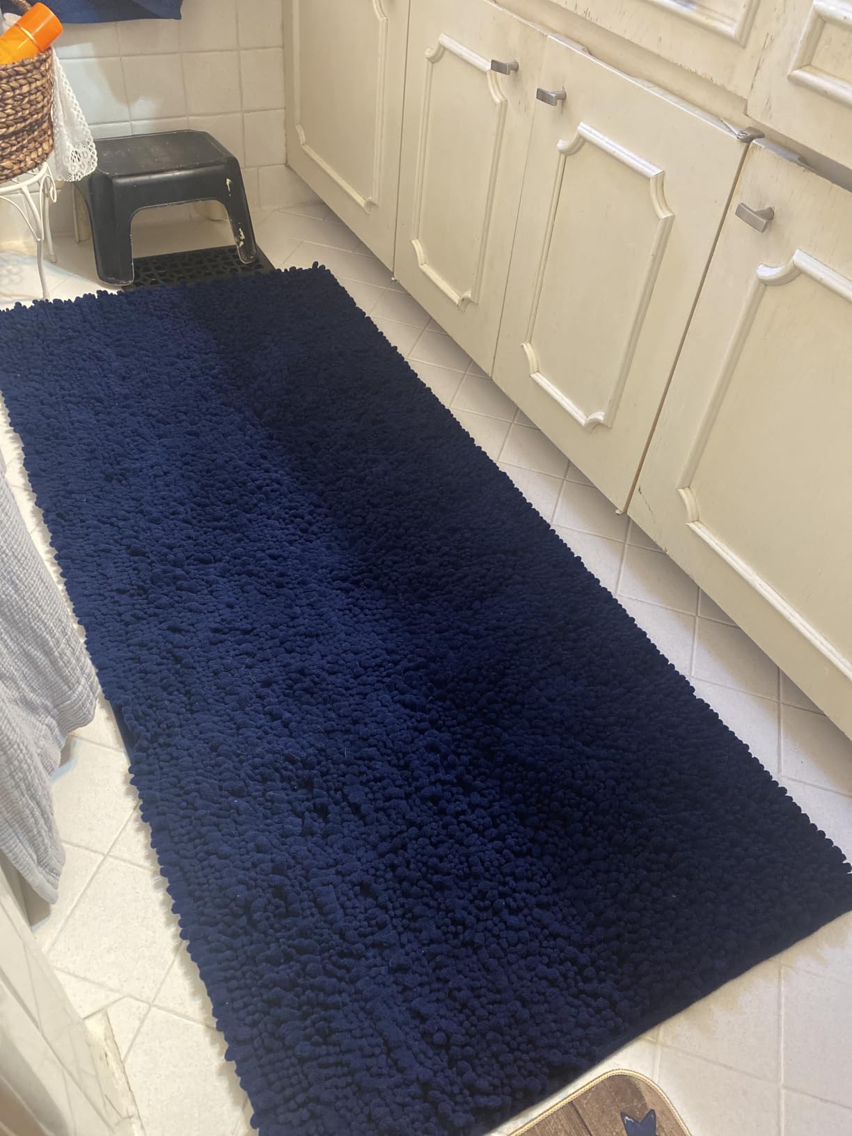 Yimobra Bathroom Rugs Non Slip Washable 32x20 Inch, Ultra Soft Absorbent Chenille Bath Mat, Quick Dry Shaggy Floor Carpet for Tub Shower, Navy Blue customer photo 1