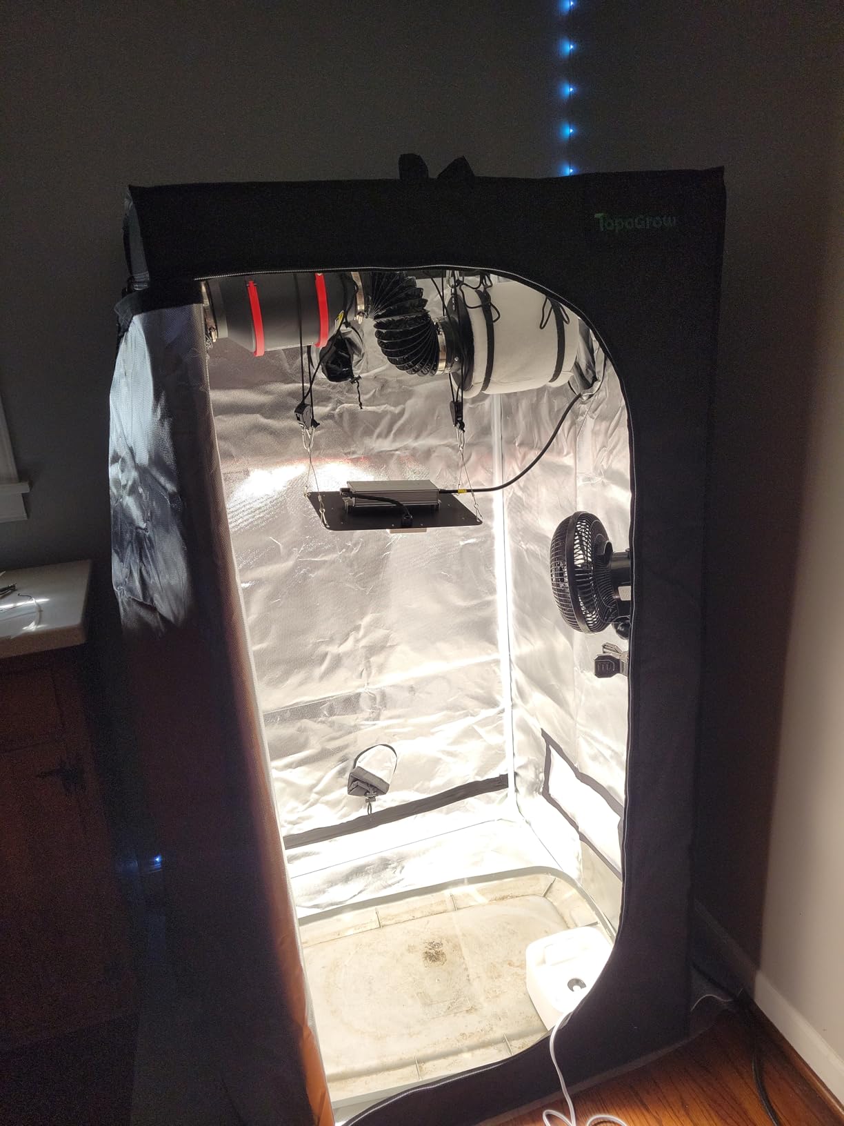 Upgrade Integrated Auto 2'X2' Grow Tent Kit Complete System, S1000 LED Grow Light, Grow Tent with 4“Ventilation Kit, Inline Fan&Carbon Filter, Irrigation Kit, Humidifier and Clip Fan customer photo 2
