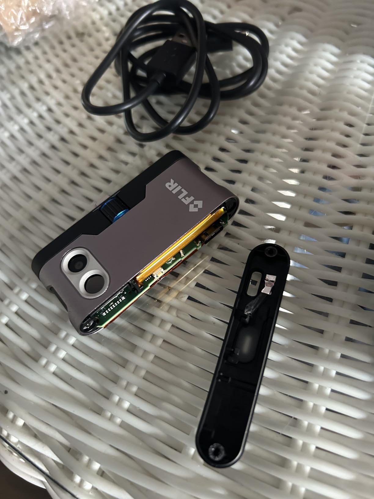 Flir One - Thermal Imaging Camera for iOS Smartphones (iPhone 14 and Older w/Lightning Port), 240x180 Super Resolution (80x60 Native IR) customer photo 1