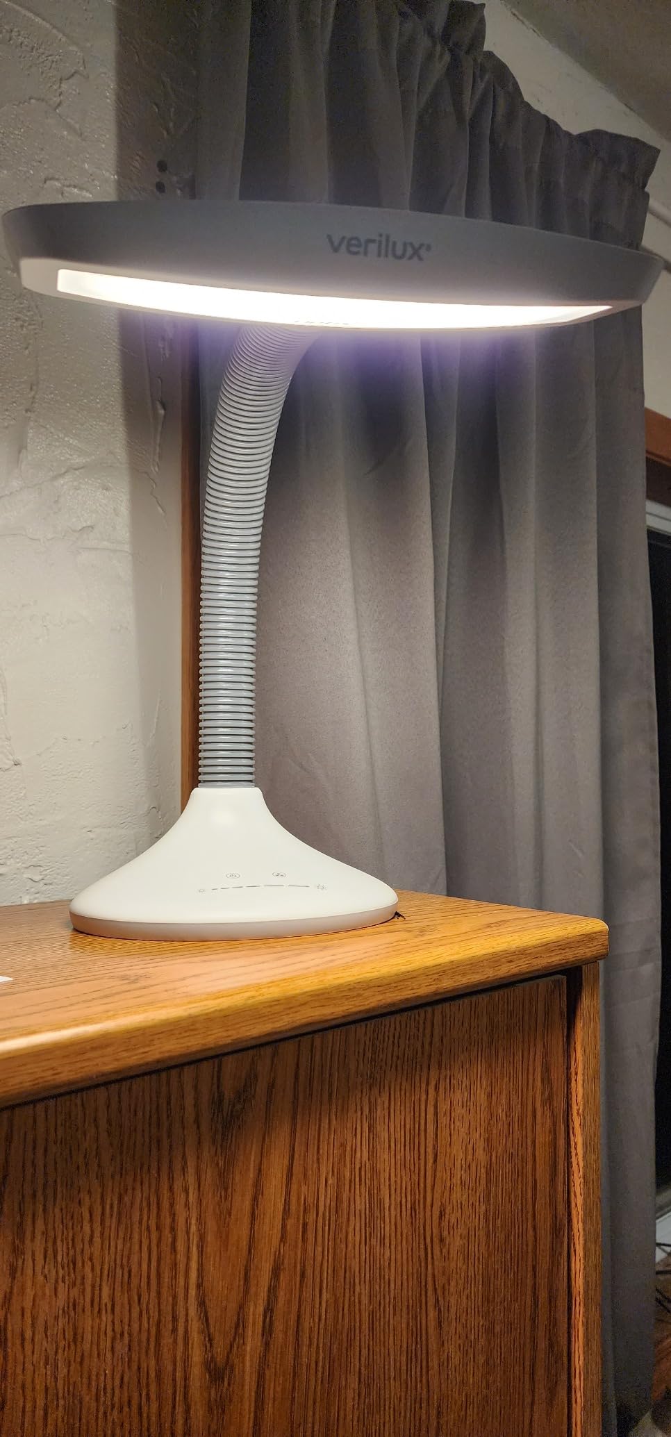 Verilux SmartLight Full Spectrum LED Desk Lamp with Adjustable Brightness, Flexible Gooseneck and Integrated USB Charging Port - Reduces Eye Strain and Fatigue - Ideal for Readers, Artists, Crafters customer photo 1