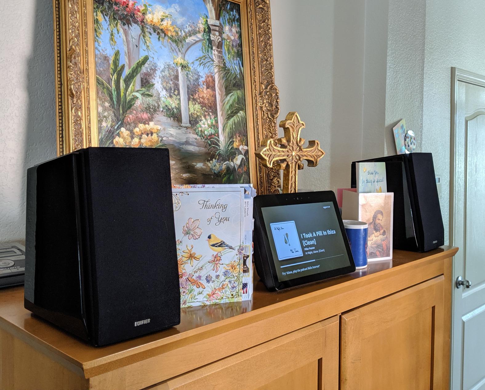 Edifier R1850DB Active Bookshelf Speakers with Bluetooth and Optical Input - 2.0 Studio Monitor Speaker - Built-in Amplifier with Subwoofer Line Out customer photo 2