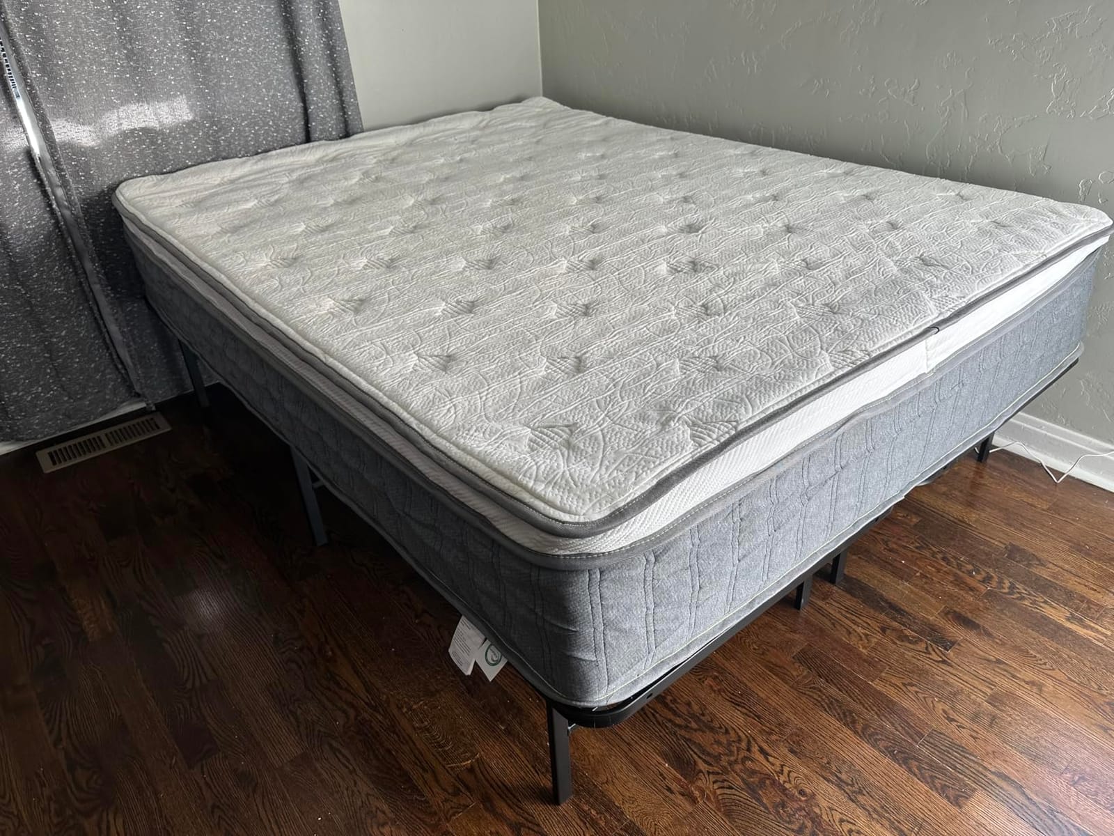 Amazon Basics Bed Frame with Storage, Foldable Metal Platform, Sturdy Steel, No Box Spring Needed, 14 inches High, Tool-Free Easy Assembly, Noise-Free, King Size, Black customer photo 2