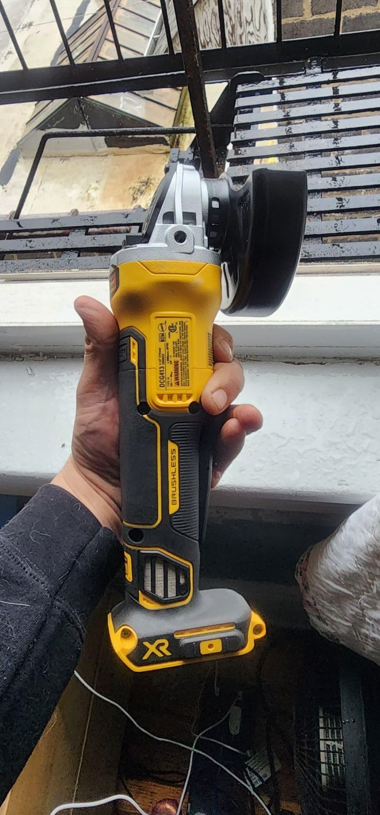 DEWALT 20V MAX* Angle Grinder Tool Cordless Brushless, 4 1/2 Inch, with Paddle Switch and Kickback Brake, Tool Only (DCG413B) | Paddle Switch, Kickback Brake, Tool Only customer photo 1