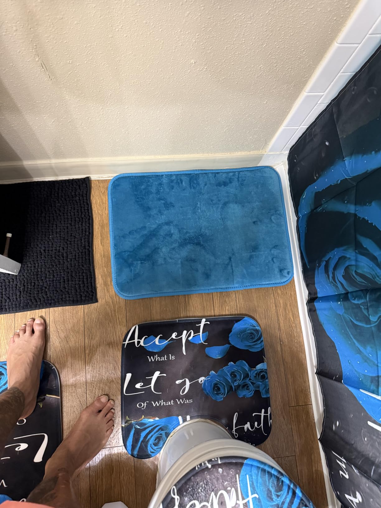 Memory Foam Bath Mat Non Slip Absorbent Super Cozy Velvet Bathroom Rug Carpet, 17 x 24, Teal customer photo 1