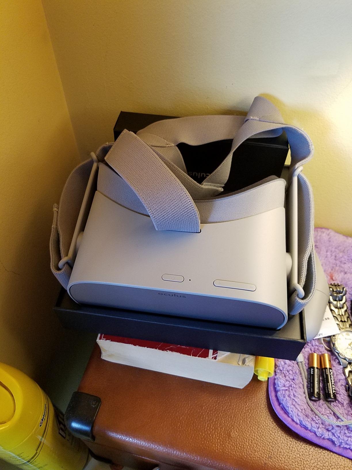 Oculus Go Standalone Virtual Reality Headset - 32GB customer photo 1