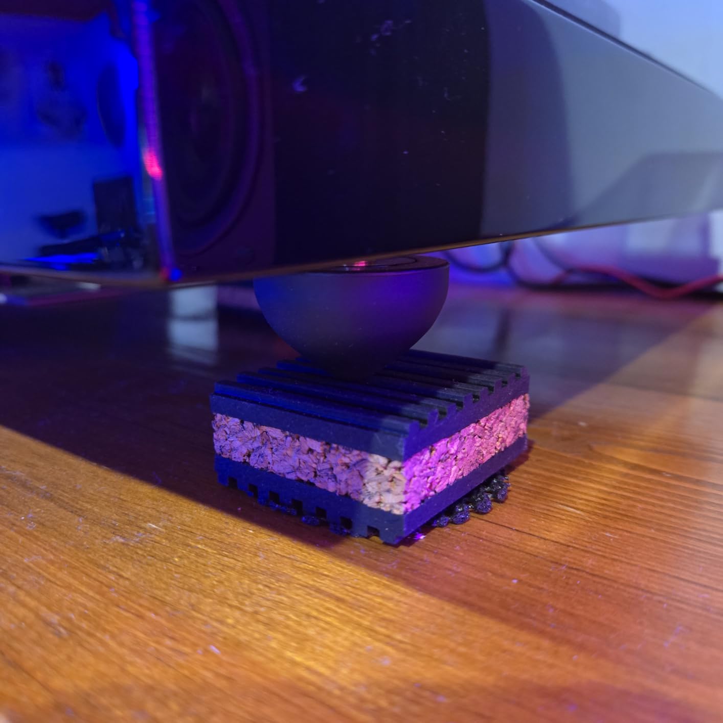 Sound Isolation Pads. Cork Pads for Turntables to Reduce Vibration & Skipping (1