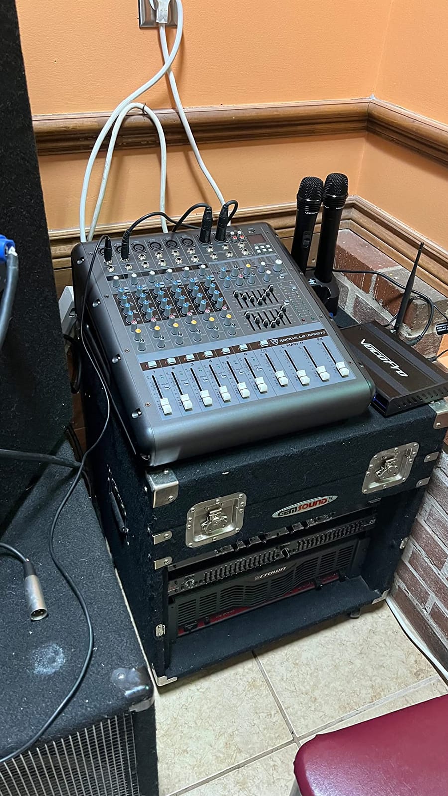 Rockville RPM870 8-Channel 6000W Powered Mixer with USB Bluetooth FX customer photo 2