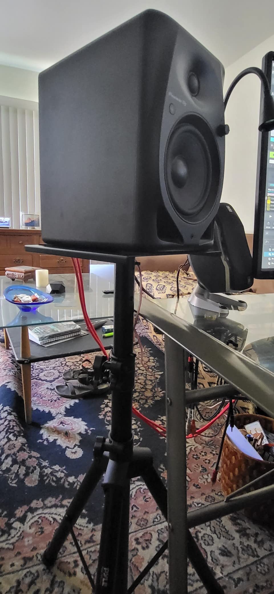 Pyle Adjustable Speaker Stand Pair – Dual Studio Monitor Tripod with Metal Base, Anti-Slip Speaker Pads, Height Adjustment from 34” to 53” – Ideal for Home, Studio, and DJ Use, 90 lbs Weight Capacity customer photo 1