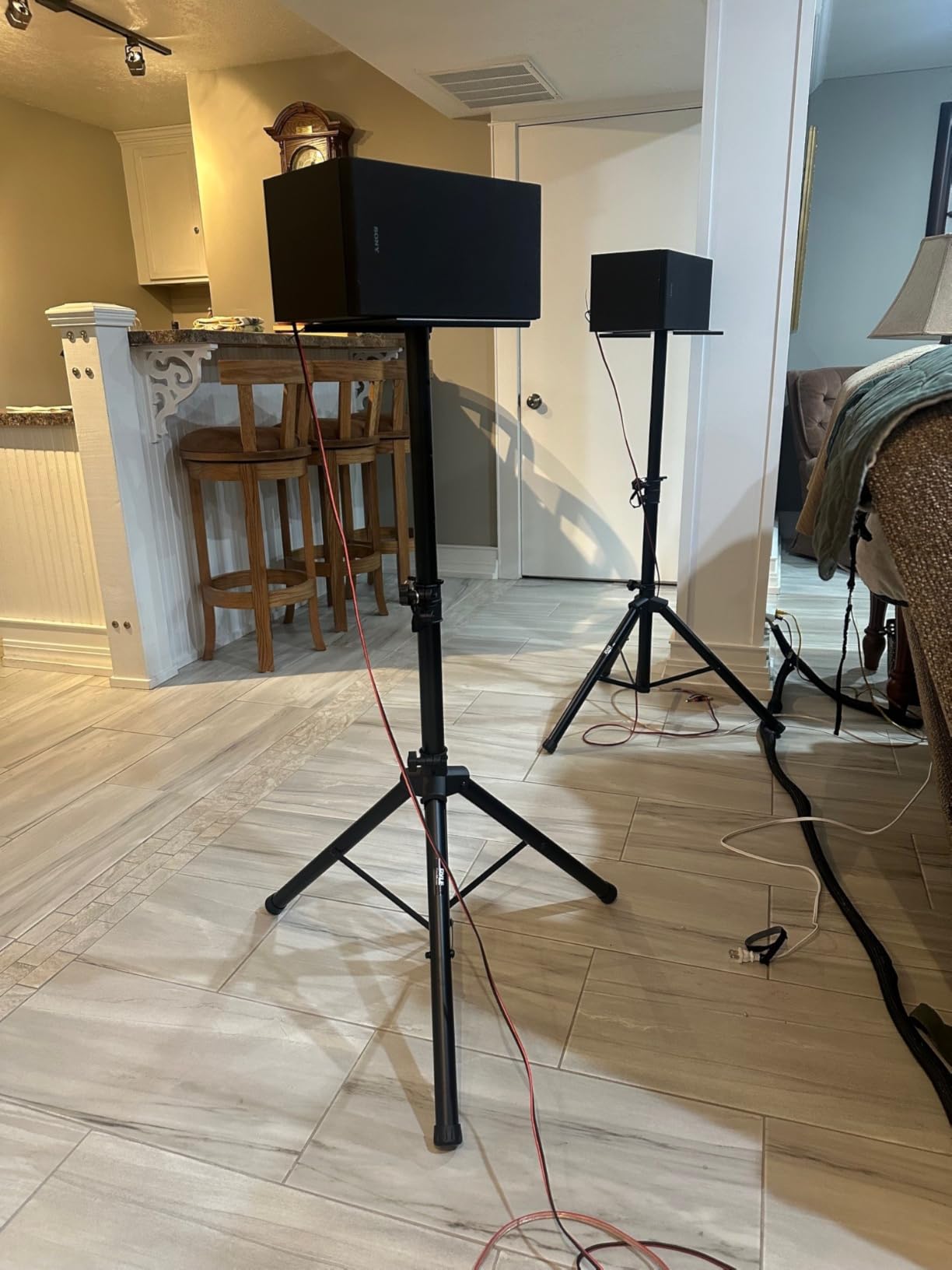 Pyle Adjustable Speaker Stand Pair – Dual Studio Monitor Tripod with Metal Base, Anti-Slip Speaker Pads, Height Adjustment from 34” to 53” – Ideal for Home, Studio, and DJ Use, 90 lbs Weight Capacity customer photo 2
